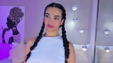 Isa Monroee  online show from 31, 12, 2024