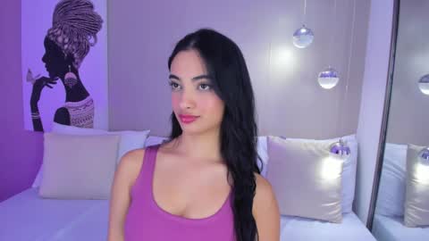 Isa Monroee  online show from 2, 1, 2025