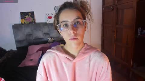 Snapshot of isangel_ chatting on 3, 10, 2025 Isabela  online show from 3, 10, 2025