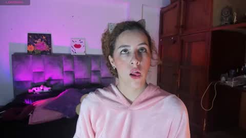 Snapshot of isangel_ chatting on 6, 10, 2025 Isabela  online show from 6, 10, 2025