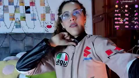 Isabela  online show from 3, 2, 2026