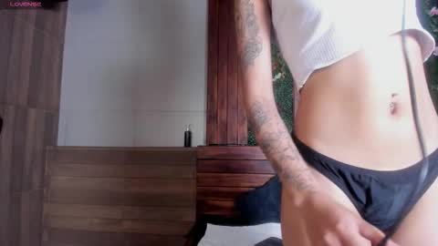 I S A  S AN D E R S  online show from 21, 12, 2025