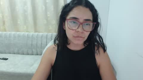 Snapshot of isemma chatting on 4, 3, 2026 Emma online show from 4, 3, 2026