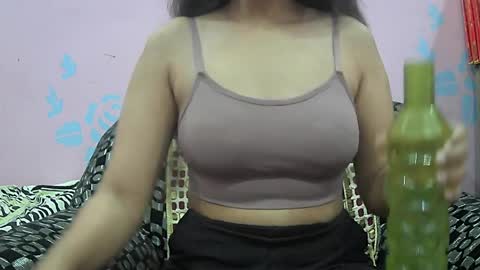 ishika_singh_ online show from 5, 4, 2026