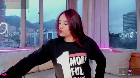 Isis  lohan online show from 15, 9, 2025