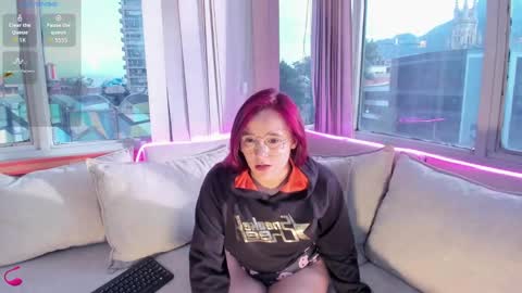 Isis  lohan online show from 17, 9, 2025