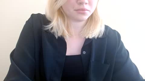 Snapshot of isla00 chatting on 6, 7, 2026 Isla online show from 6, 7, 2026