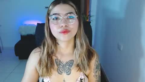 Snapshot of isla_bonitaa chatting on 25, 9, 2025 isa online show from 25, 9, 2025
