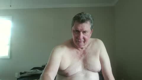 island625103 online show from 23, 9, 2025