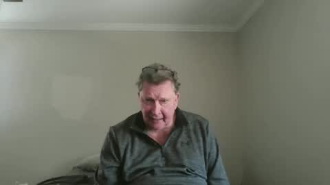 island625103 online show from 16, 2, 2026