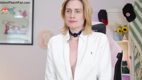 Lou  Peaches online show from 15, 5, 2026