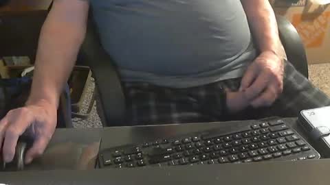 Snapshot of islandduke chatting on 26, 9, 2025 Duke online show from 26, 9, 2025