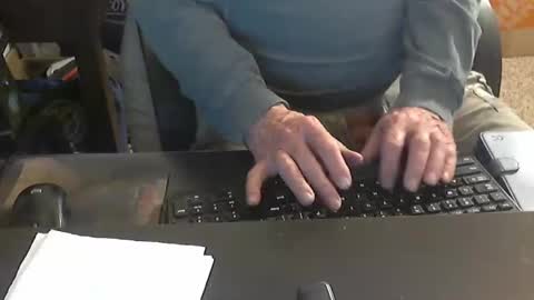 Snapshot of islandduke chatting on 22, 10, 2025 Duke online show from 22, 10, 2025