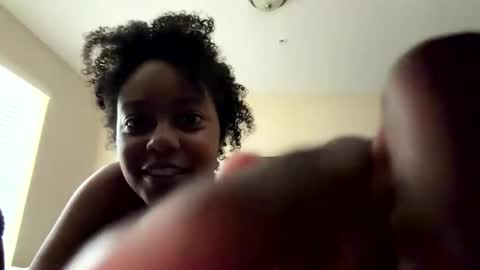 Snapshot of islothonit chatting on 18, 5, 2026 Sharice online show from 18, 5, 2026