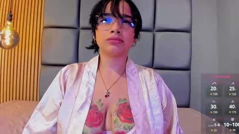 Snapshot of ismaly_castillo chatting on 16, 10, 2025 c online show from 16, 10, 2025