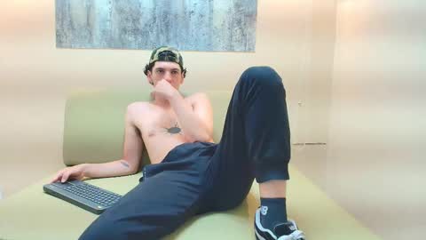 Snapshot of israel_gray chatting on 22, 10, 2025 Israel online show from 22, 10, 2025