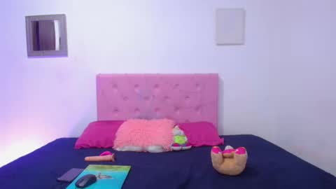 issa_kitty online show from 25, 2, 2025