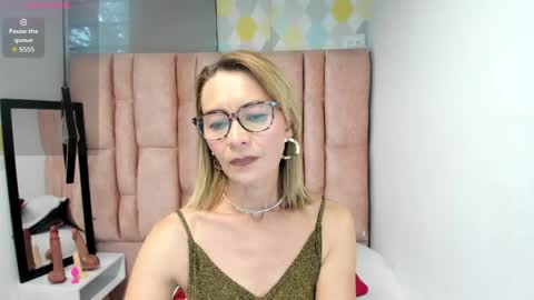 ISSA MILF online show from 1, 4, 2026