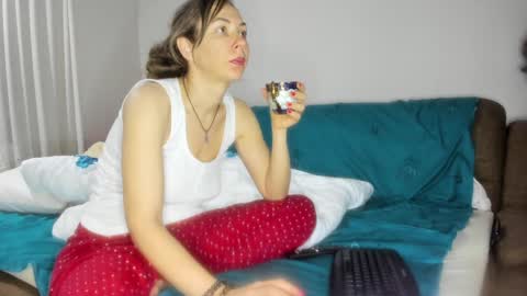 Issabelle online show from 13, 2, 2025