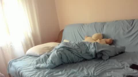 Issabelle online show from 3, 11, 2025