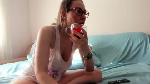 Issabelle online show from 30, 4, 2026