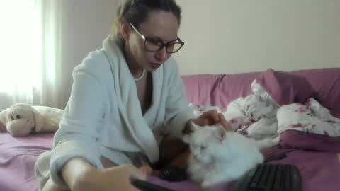 Issabelle online show from 7, 6, 2026