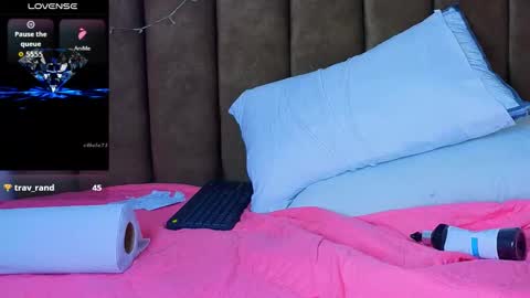 Snapshot of issac_james chatting on 10, 3, 2026 Issac online show from 10, 3, 2026