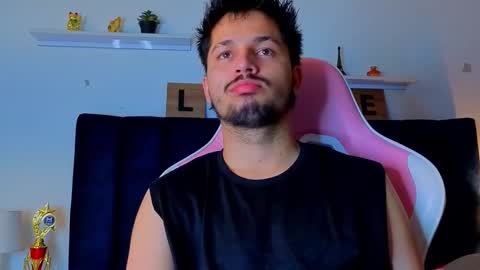 Snapshot of issac_james chatting on 18, 3, 2026 Issac online show from 18, 3, 2026