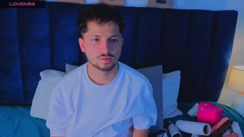 Snapshot of issac_james chatting on 27, 3, 2026 Issac online show from 27, 3, 2026