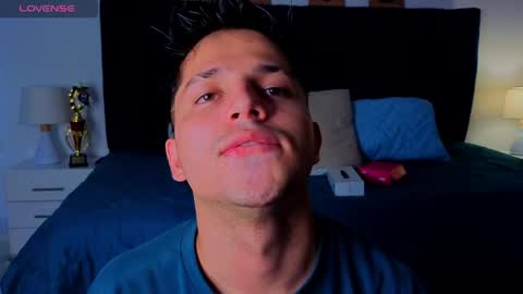 Snapshot of issac_james chatting on 10, 4, 2026 Issac online show from 10, 4, 2026