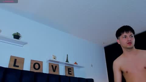 Snapshot of issac_james_ chatting on 27, 9, 2025 ISSAC online show from 27, 9, 2025