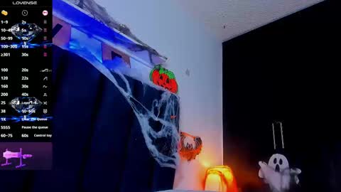 Snapshot of issac_james_ chatting on 31, 10, 2025 ISSAC online show from 31, 10, 2025