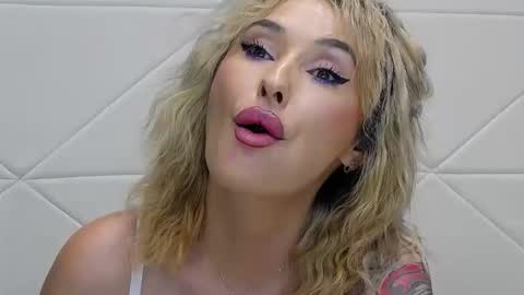 IssaSmyth online show from 13, 12, 2025