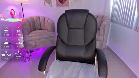 issi_loren online show from 28, 11, 2025