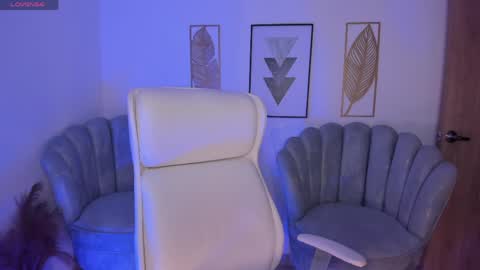 issi_loren online show from 5, 6, 2026