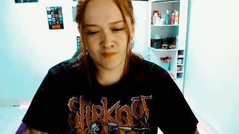 Snapshot of issis_demon chatting on 28, 12, 2024 Yiz online show from 28, 12, 2024