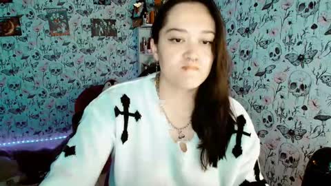 Snapshot of issis_demon chatting on 26, 10, 2025 Yiz online show from 26, 10, 2025