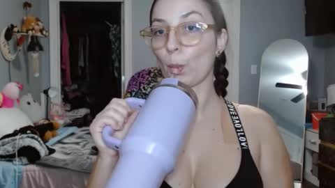 Snapshot of italiana25 chatting on 18, 1, 2025 Bella Bloom online show from 18, 1, 2025