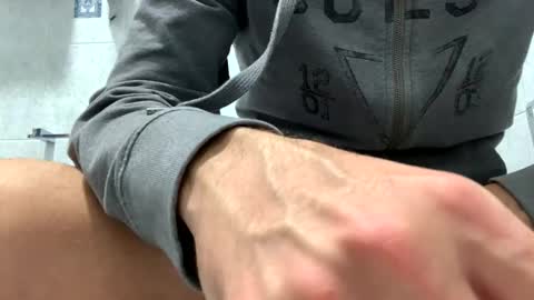 Snapshot of italianbigcock91 chatting on 11, 11, 2025 italianbigcock91 online show from 11, 11, 2025