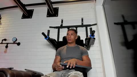 Snapshot of italomoore chatting on 17, 10, 2025 Italo Moore online show from 17, 10, 2025