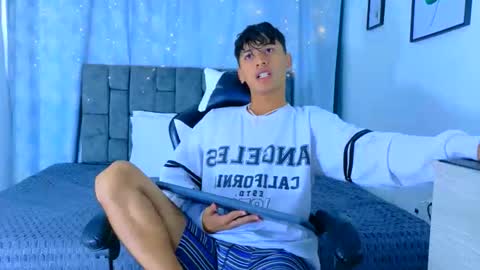 ithan_kingtwin online show from 26, 4, 2026