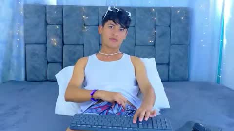 ithan_kingtwin online show from 10, 5, 2026
