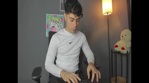 Snapshot of ithan_salvatore chatting on 6, 3, 2026 Ithan and Friends online show from 6, 3, 2026