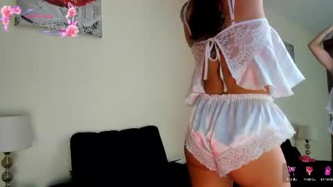 Snapshot of its__angelica_ chatting on 19, 6, 2026 Angelica online show from 19, 6, 2026