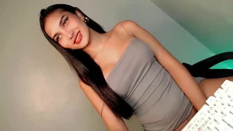 Snapshot of its_me_arabella chatting on 6, 1, 2025 Bella online show from 6, 1, 2025