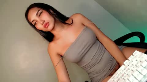 Snapshot of its_me_arabella chatting on 6, 1, 2025 Bella online show from 6, 1, 2025