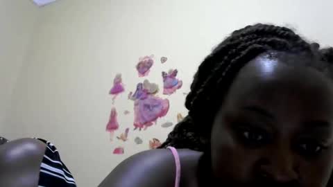 Snapshot of its_sweet chatting on 15, 9, 2025 BigAss horny online show from 15, 9, 2025