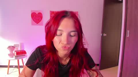 Snapshot of itscamill chatting on 19, 5, 2026 camill online show from 19, 5, 2026