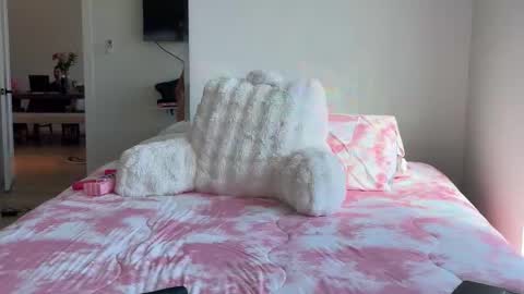 Snapshot of itscaylawatsun chatting on 5, 11, 2025 itscaylawatsun online show from 5, 11, 2025