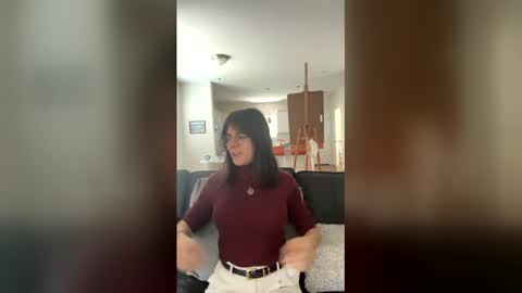 itschloelaurent online show from 4, 5, 2026